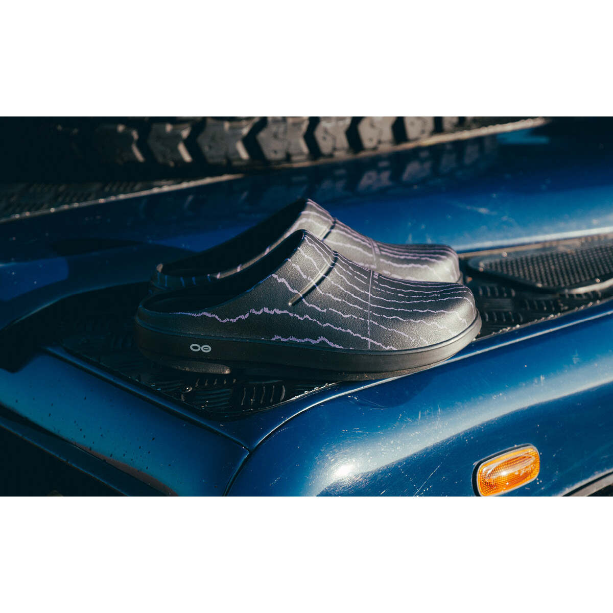Usal X Oofos Women's Cochno Clog - Image 10