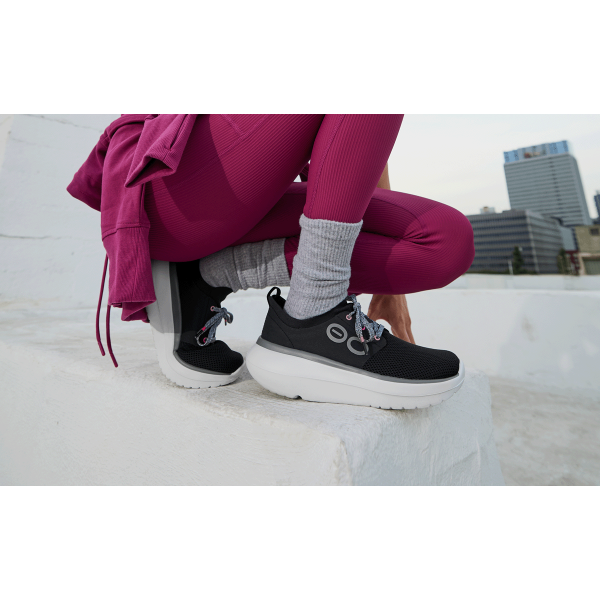 Women's Oomy Stride - White Black - Image 9