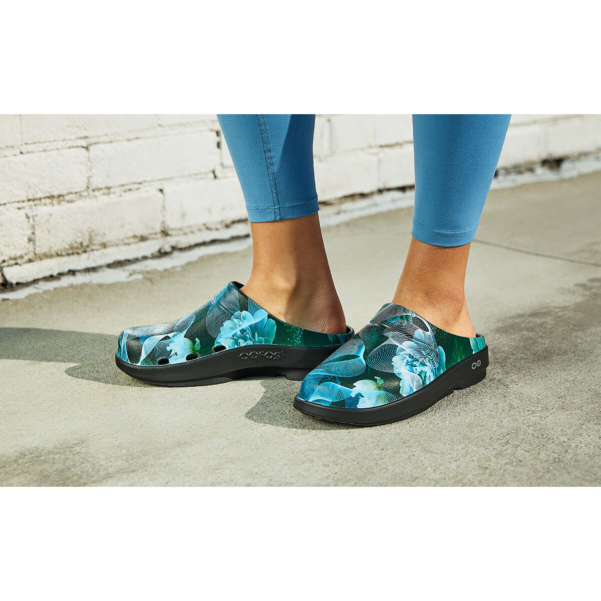Women's Oocloog Limited Edition Clog - Wave Floral Breeze - Image 8