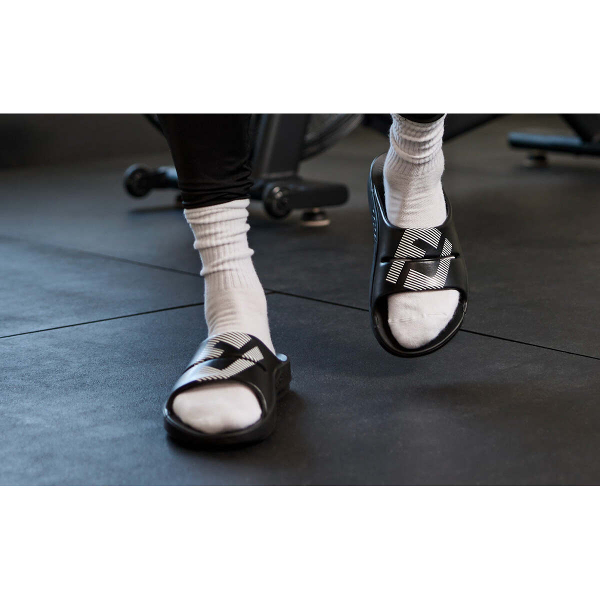 Fj X Oofos Men's Ooahh Sport Slide Sandal - Black - Image 10