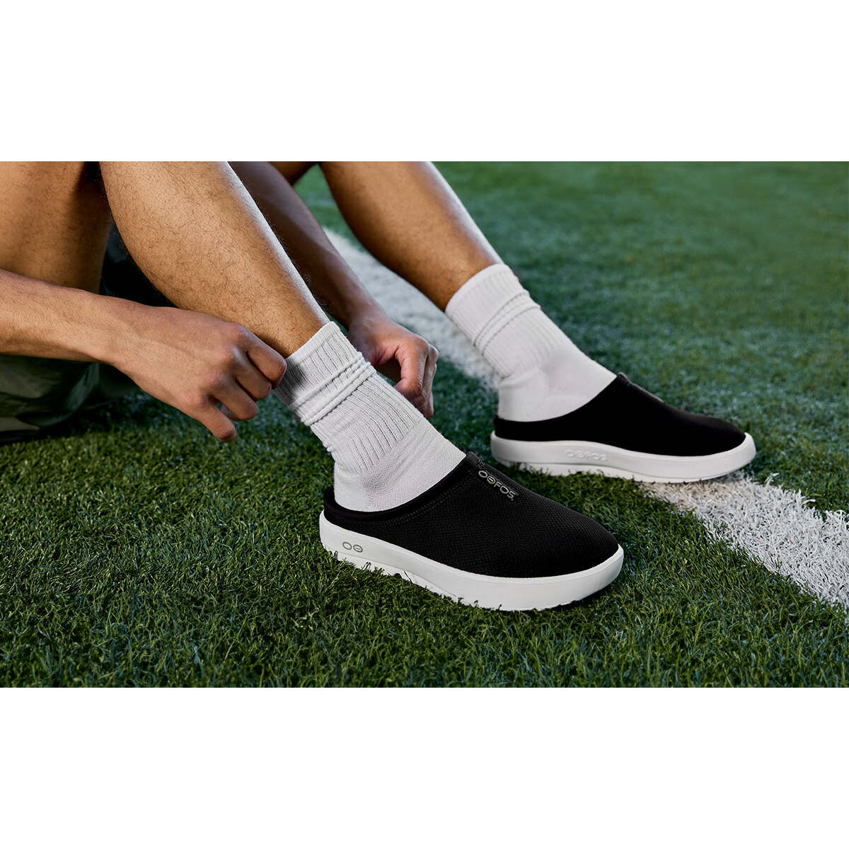 Men's Oocoozie Sport Mule - White Black - Image 8